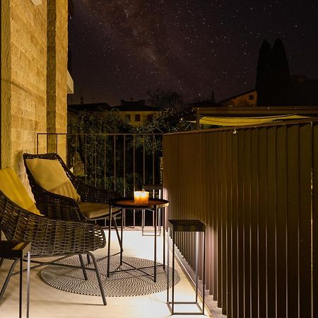 Salvatorehomes - Luxurious Dreamview Waterfront Apartment In Torri Del Benaco With Pool - Casa Azura - A 5 Star Luxury Collection At Lake Garda Buitenkant foto